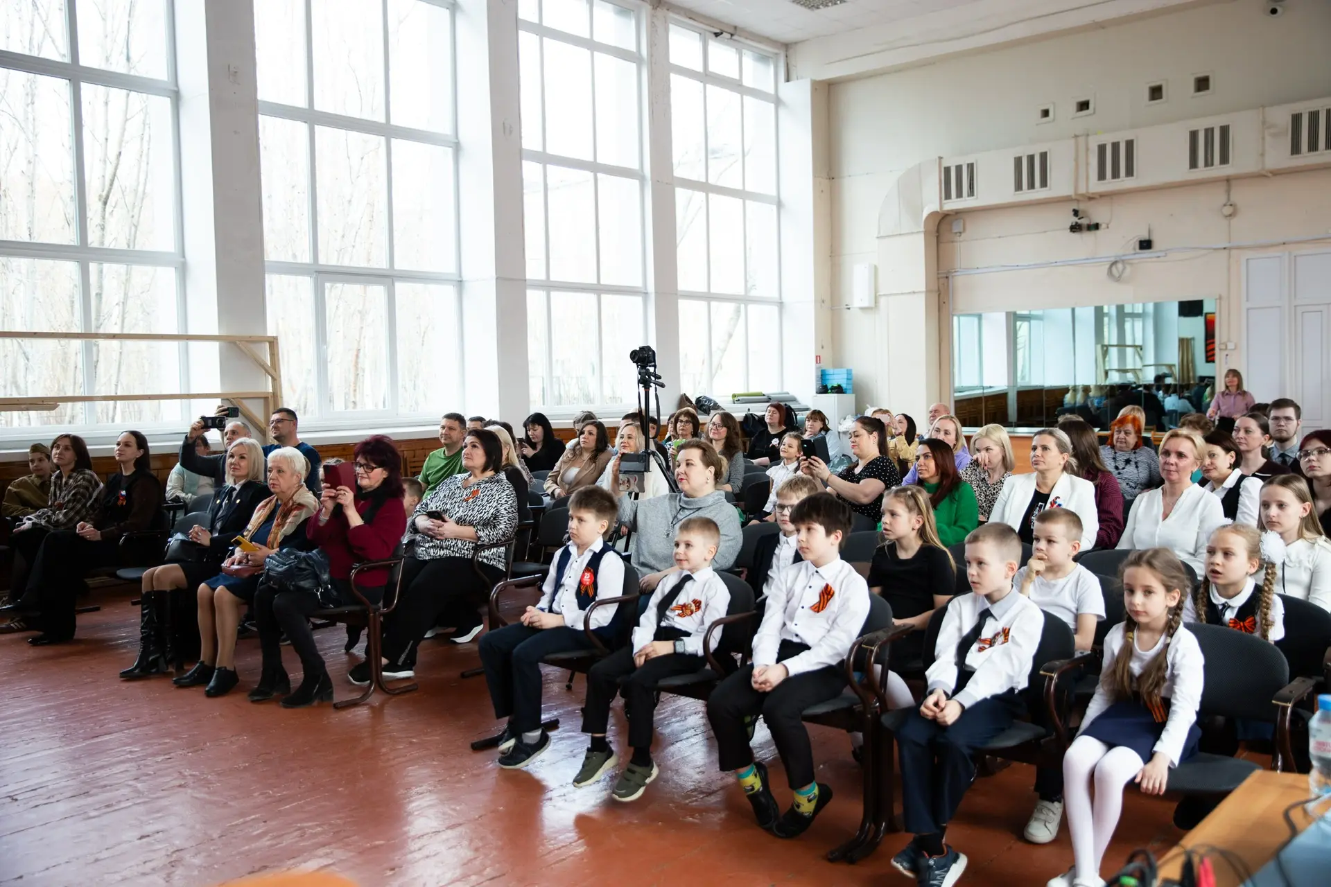 День, который тронул сердца! 🕊️9️⃣  В нашей гимназии прошёл праздничный концерт,посвящённый 9 Мая.  