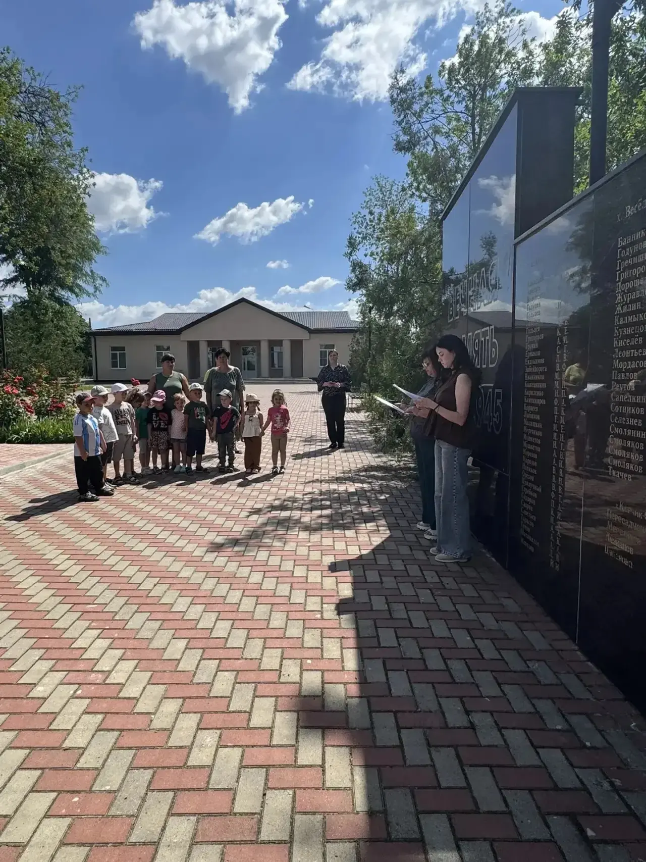 22 июня, в День памяти и скорби, воспитанники детского сада приняли участие в митинге у...
