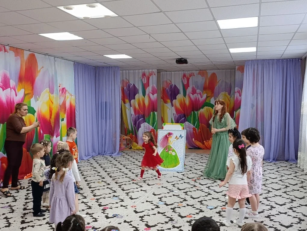 🍭🎉  К апрельским именинникам на праздник пришла самая настоящая Принцесса, окутав зал...