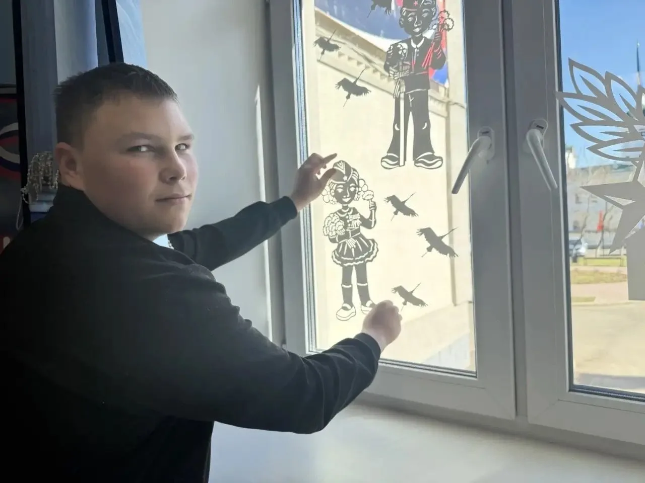 Наша школа — в «Окнах Победы» Есть вещи, которые не требуют громких слов. Иногда достаточно просто п