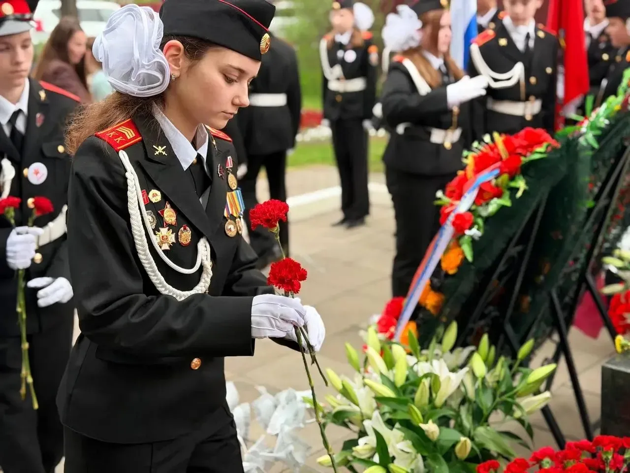 🇷🇺Память, которая живёт в сердце.   8 и 9 мая, по доброй традиции, кадеты-юнармейцы из отряда гварди