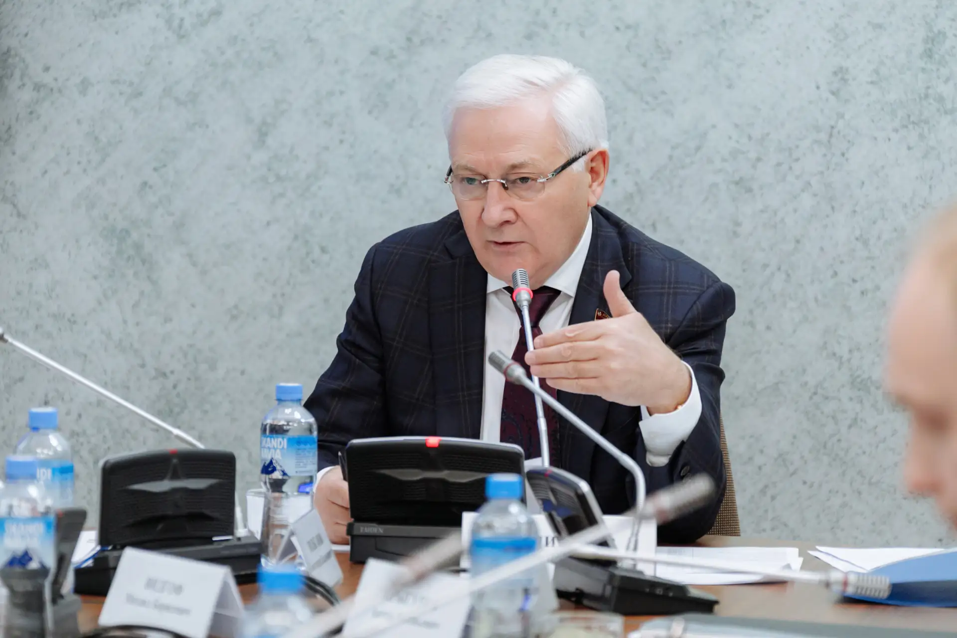 На 75-году жизни скончался Юрий Карликанов