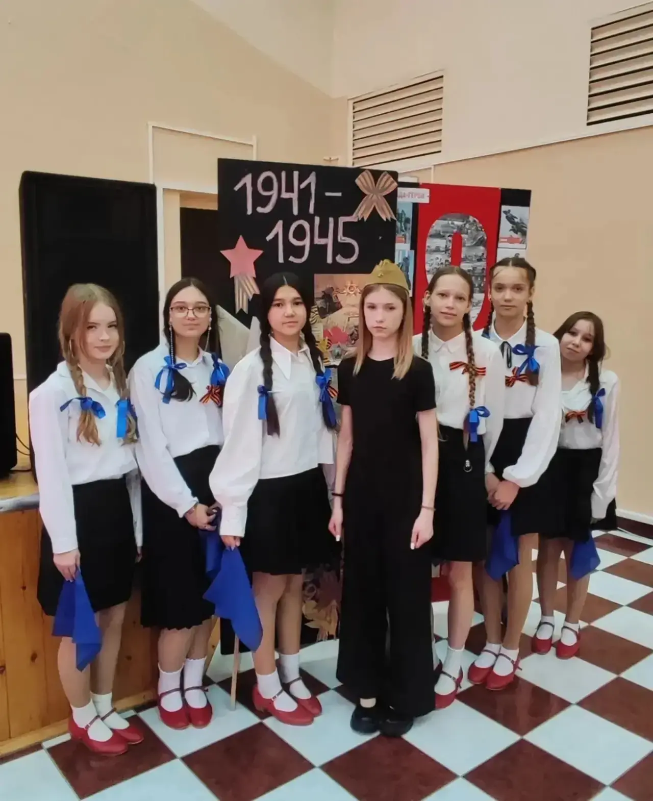 В нашей школе прошёл праздничный концерт, посвящённый празднику 9 Мая — Дню Победы.  Это событие ста