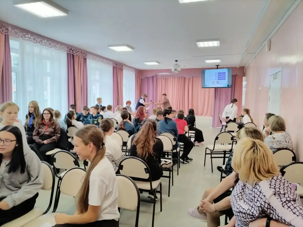 🕊️ 30 сентября — День воссоединения ДНР, ЛНР, Запорожской и Херсонской областей с Росс...