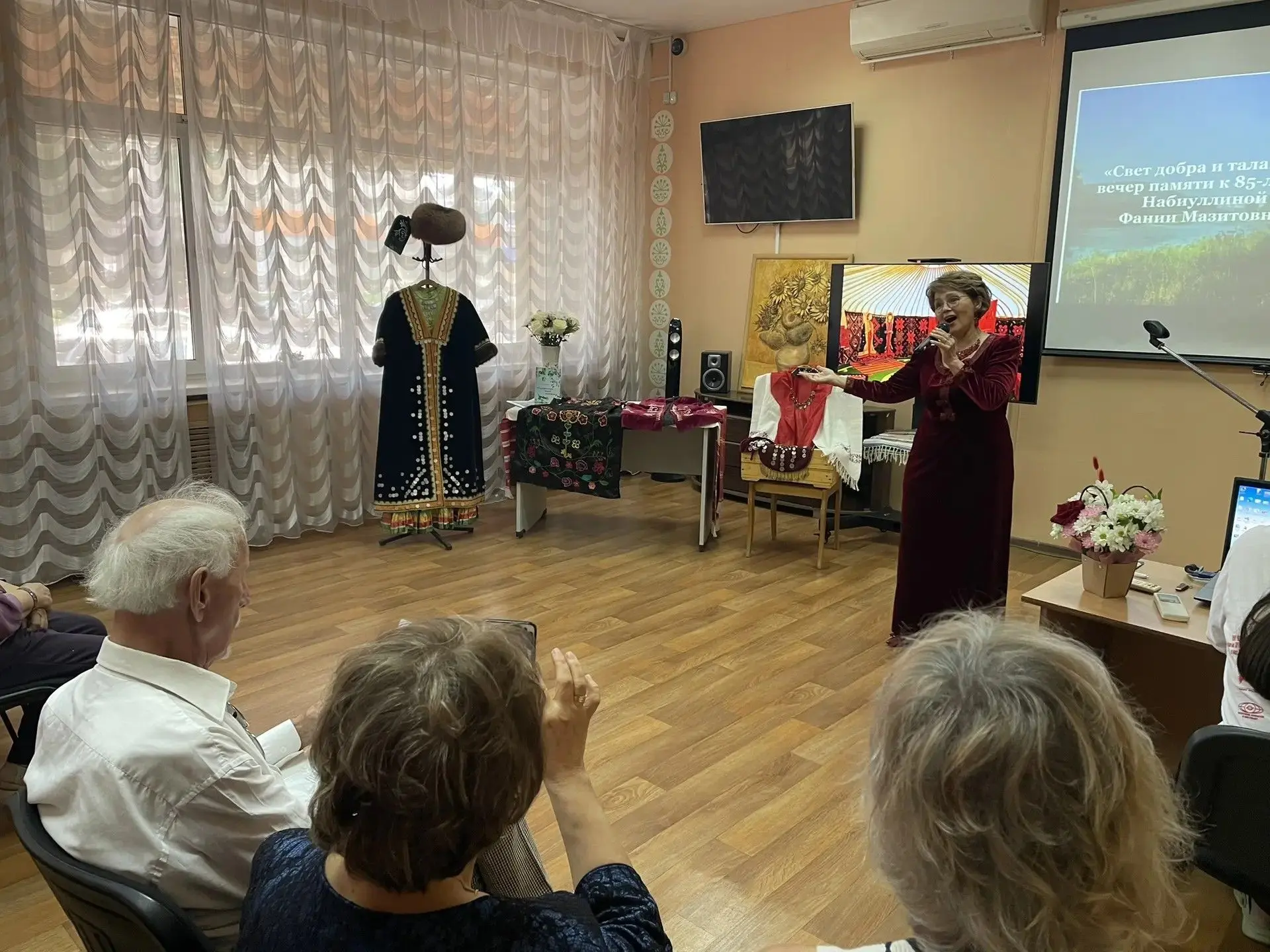 «Свет добра и таланта»: в библиотеке прошёл вечер памяти Фании Набиуллиной