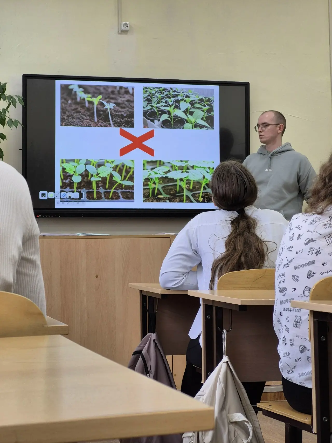 🌱 Ученики 7 класса гимназии №2 открыли для себя удивительный мир микрозелени!  Под чутким руководств