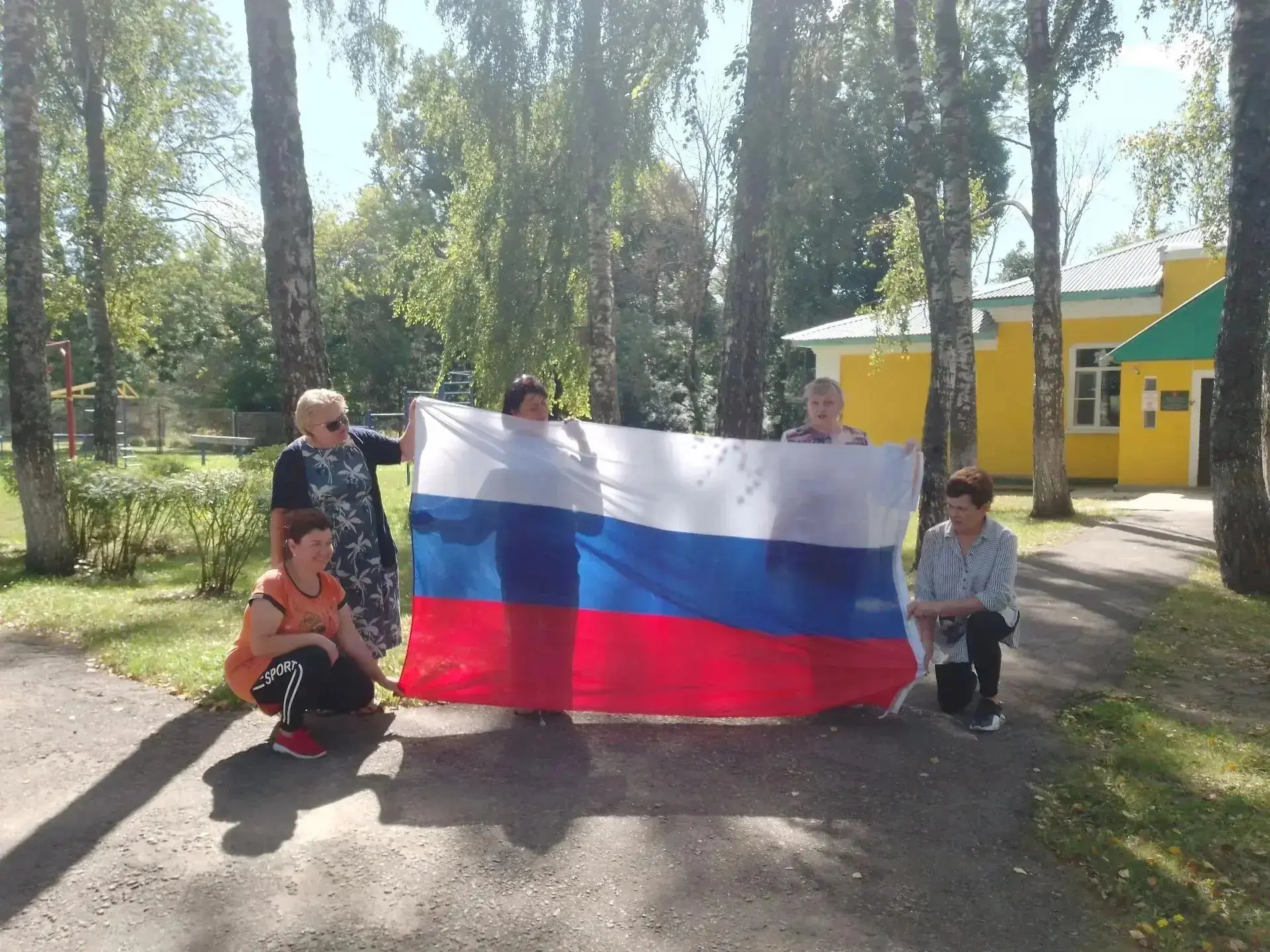 «Триколор объединяет»: библиотеки Чернского района отметили День Государственного флага...