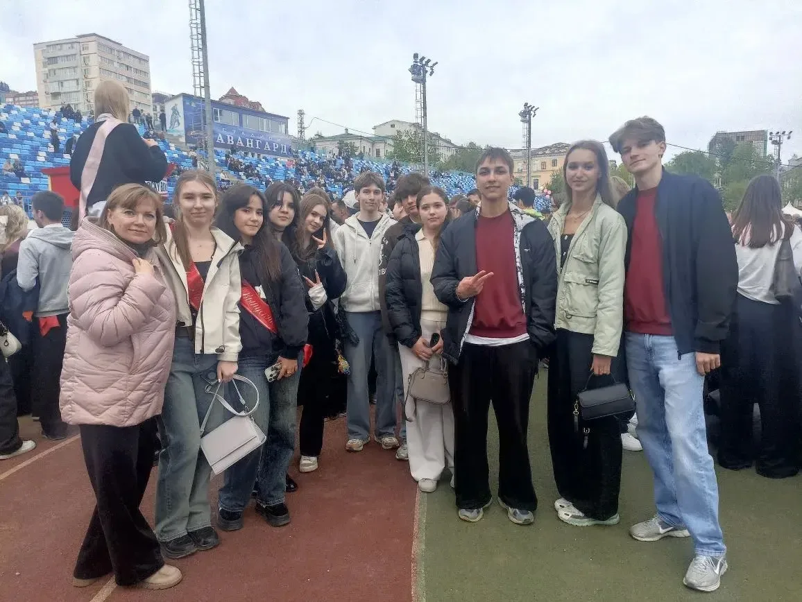 🎓 Праздник, который останется в сердцах!  Сегодня, 23 мая на стадионе «Авангард» с размахом прошёл п