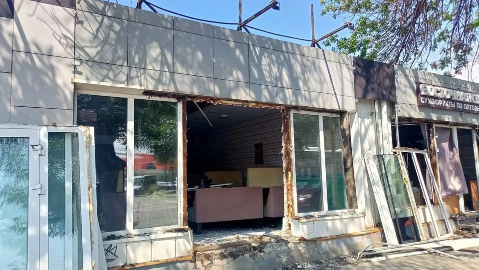 😐 На месте снесенных киосков у стадиона «Буревестник» в Самаре образовалась... свалка
