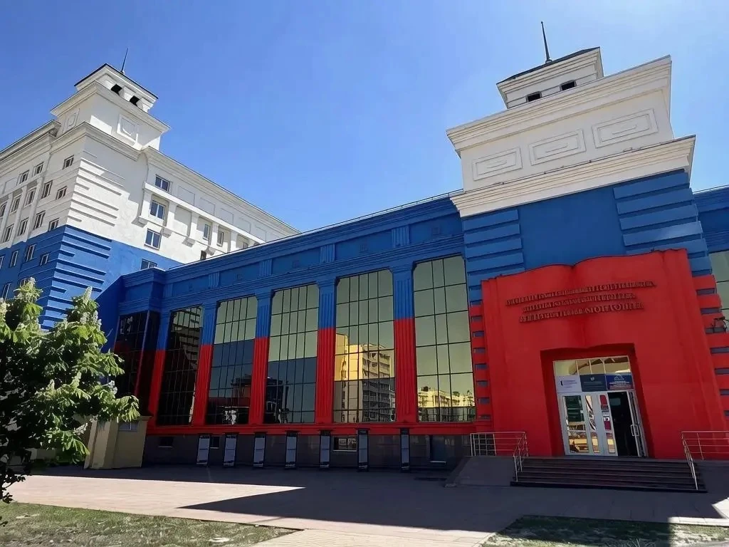 В честь Дня России мы на время примерили новый образ, как вам?🥰

Всех поздравляем с этим замечатель