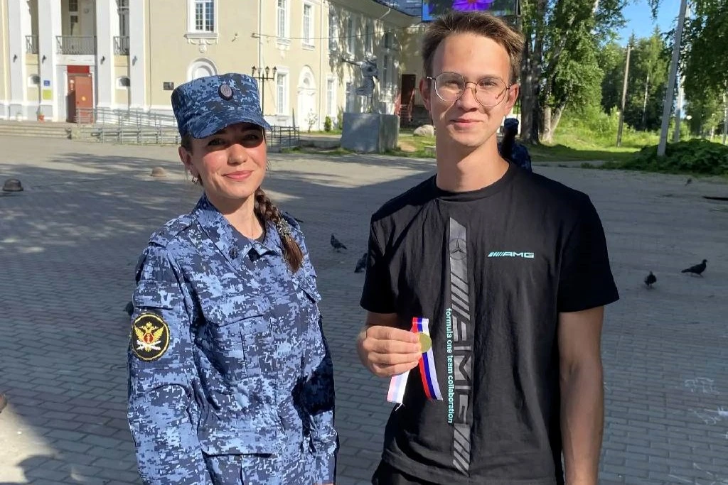 Сотрудники ИК-31 приняли участие в патриотических акциях ко  Дню России
 
В период с 8 июня по 12 ию