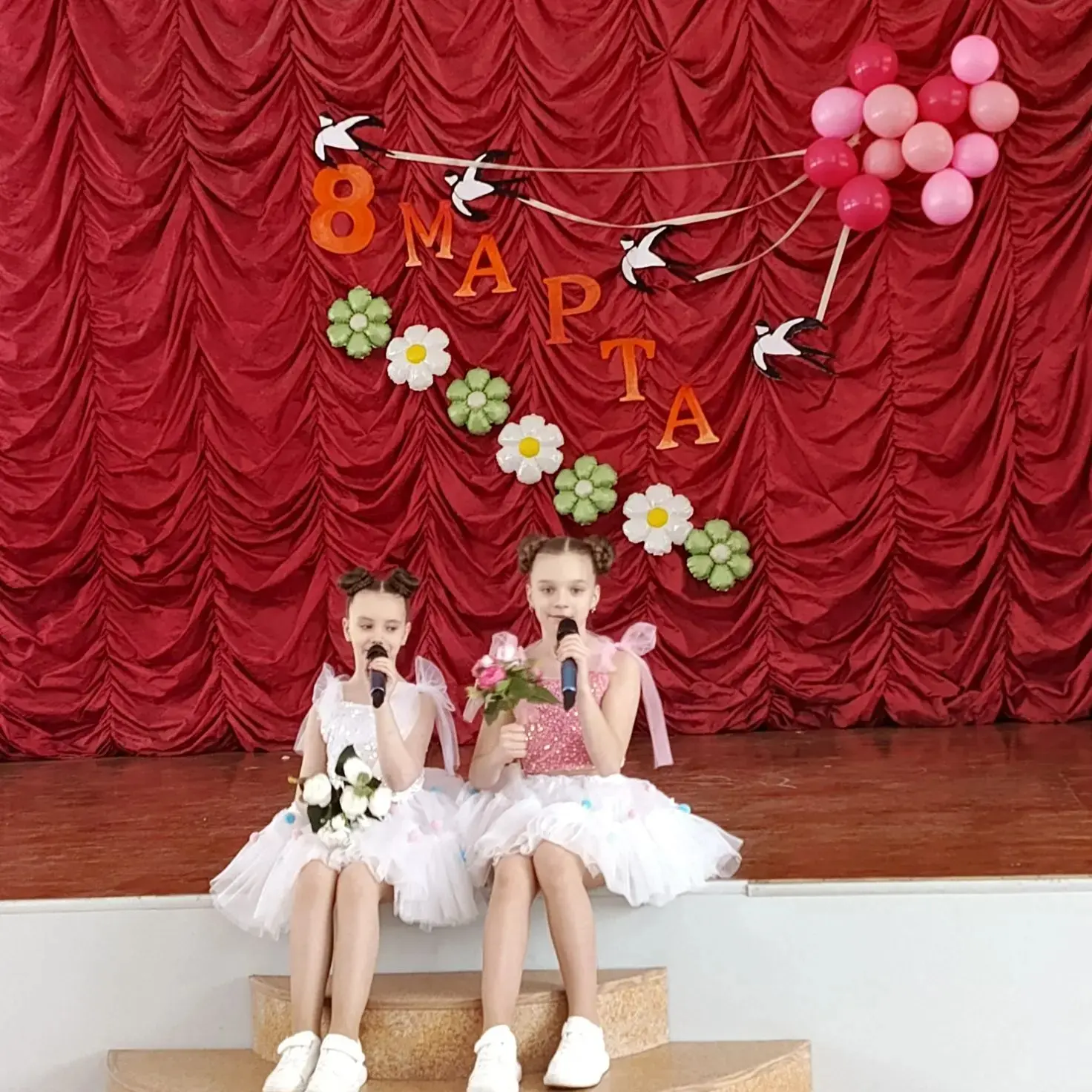 С ПРАЗДНИКОМ!  🌷Ярко!  🌷Весело!  🌷Творчески! 🌷Именно так прошел сегодняшний весенний день в нашем ли