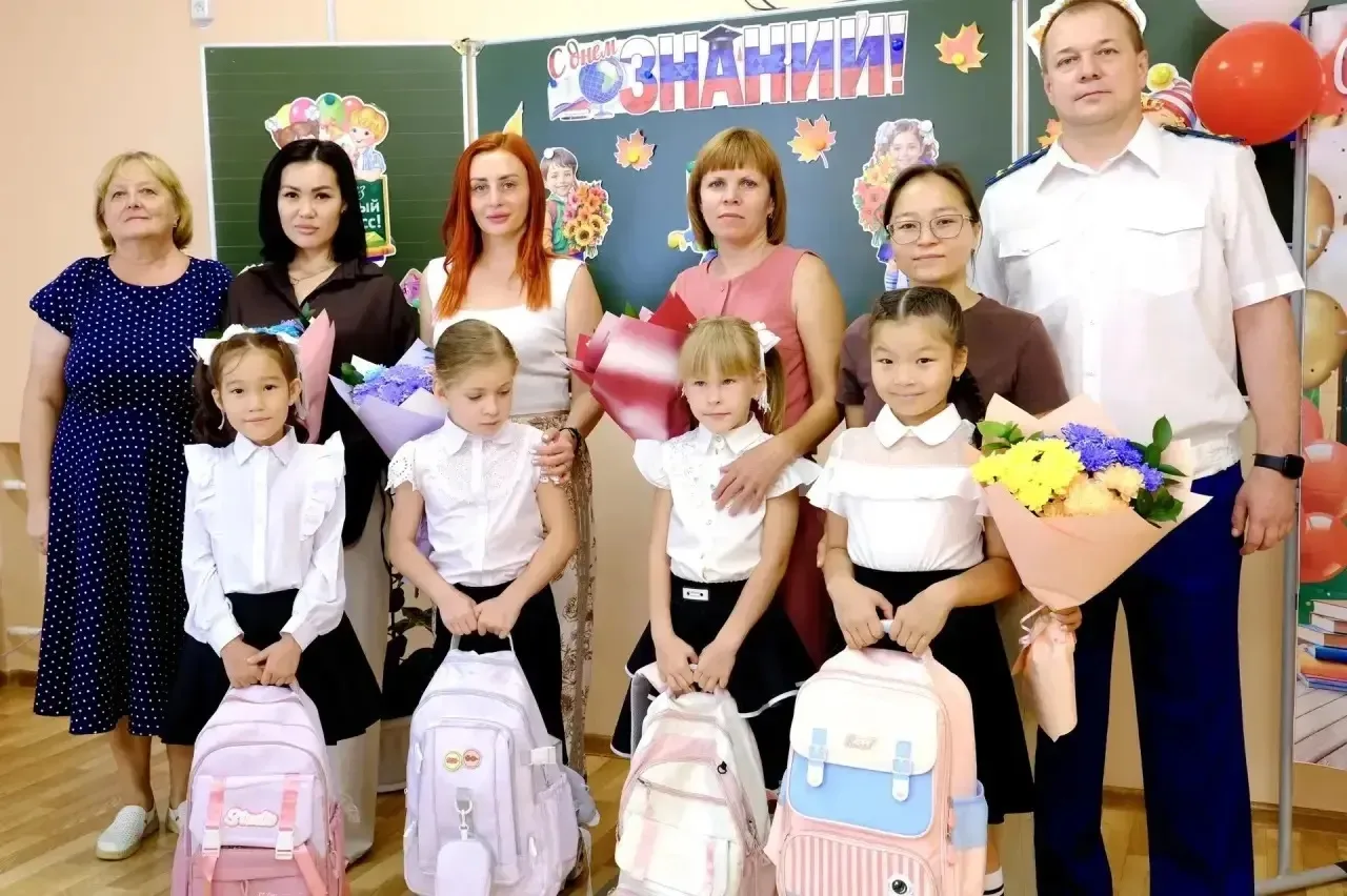 ⚡️Собрали в школу: прокуроры поддержали будущих первоклассников