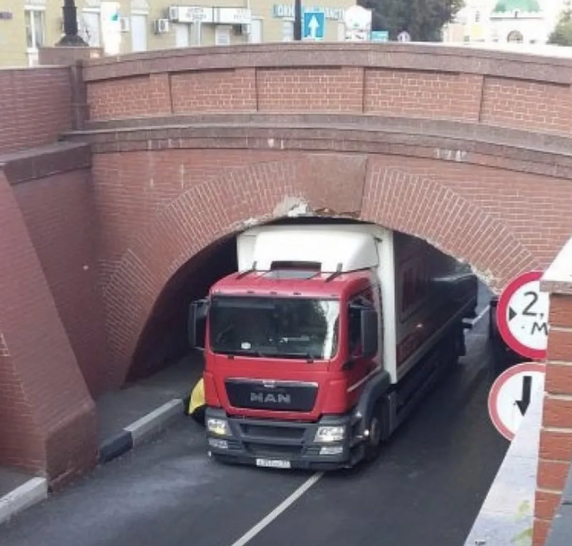 Каменный мост, всё же ждёт реставрация