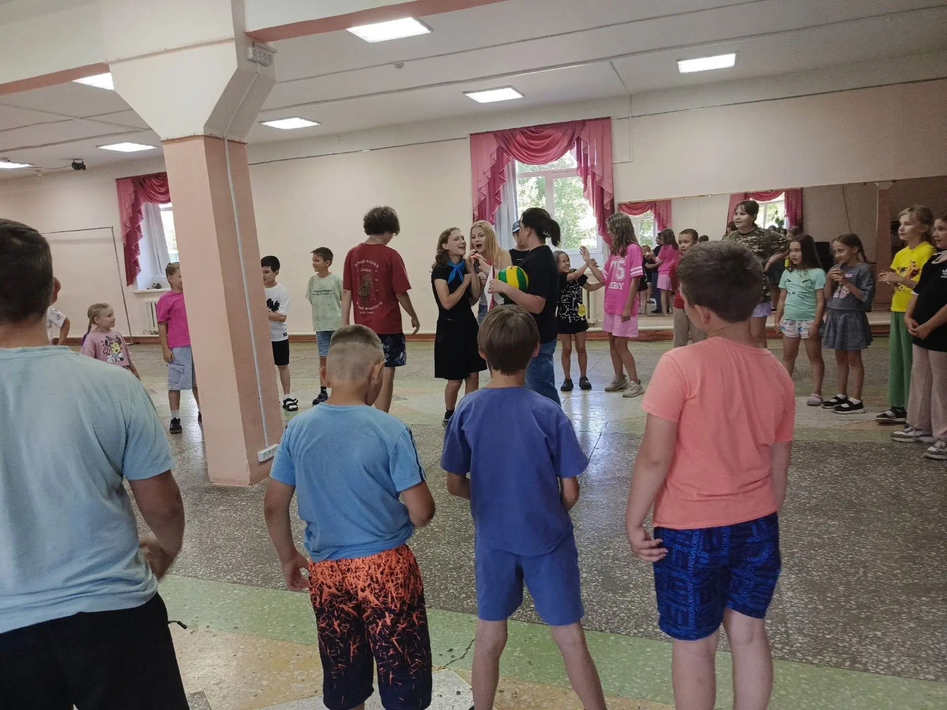 Кругосветка за два часа! Грузия, Китай, Ямайка, Чукотка и родная Россия- всё в одном зале! Сегодня н