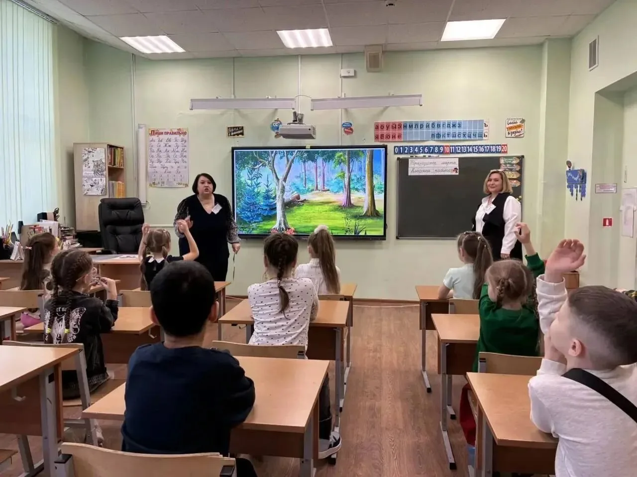 🙌🏻 День открытых дверей для родителей будущих первоклассников   👩🏼‍🏫 В минувшую субботу наша школа г
