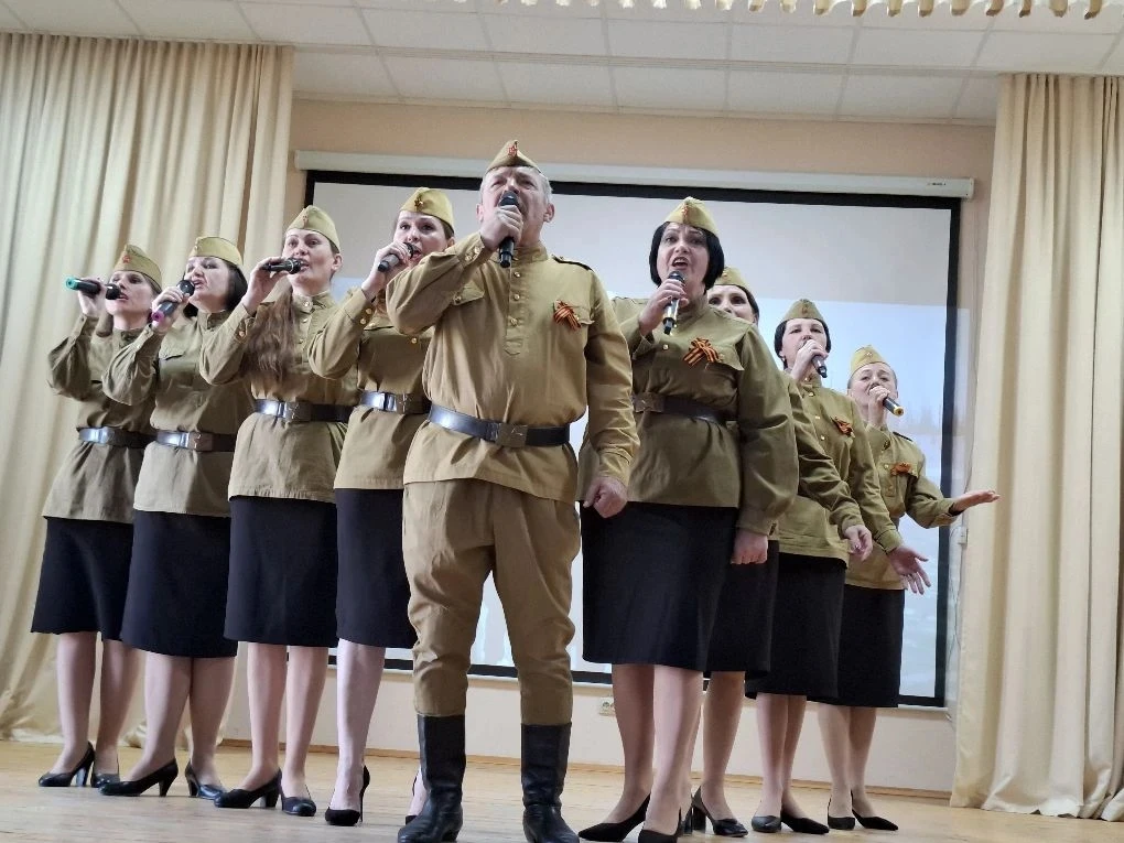 В годы Великой Отечественной войны не ослабевал интерес и к настоящему искусству. Высту...