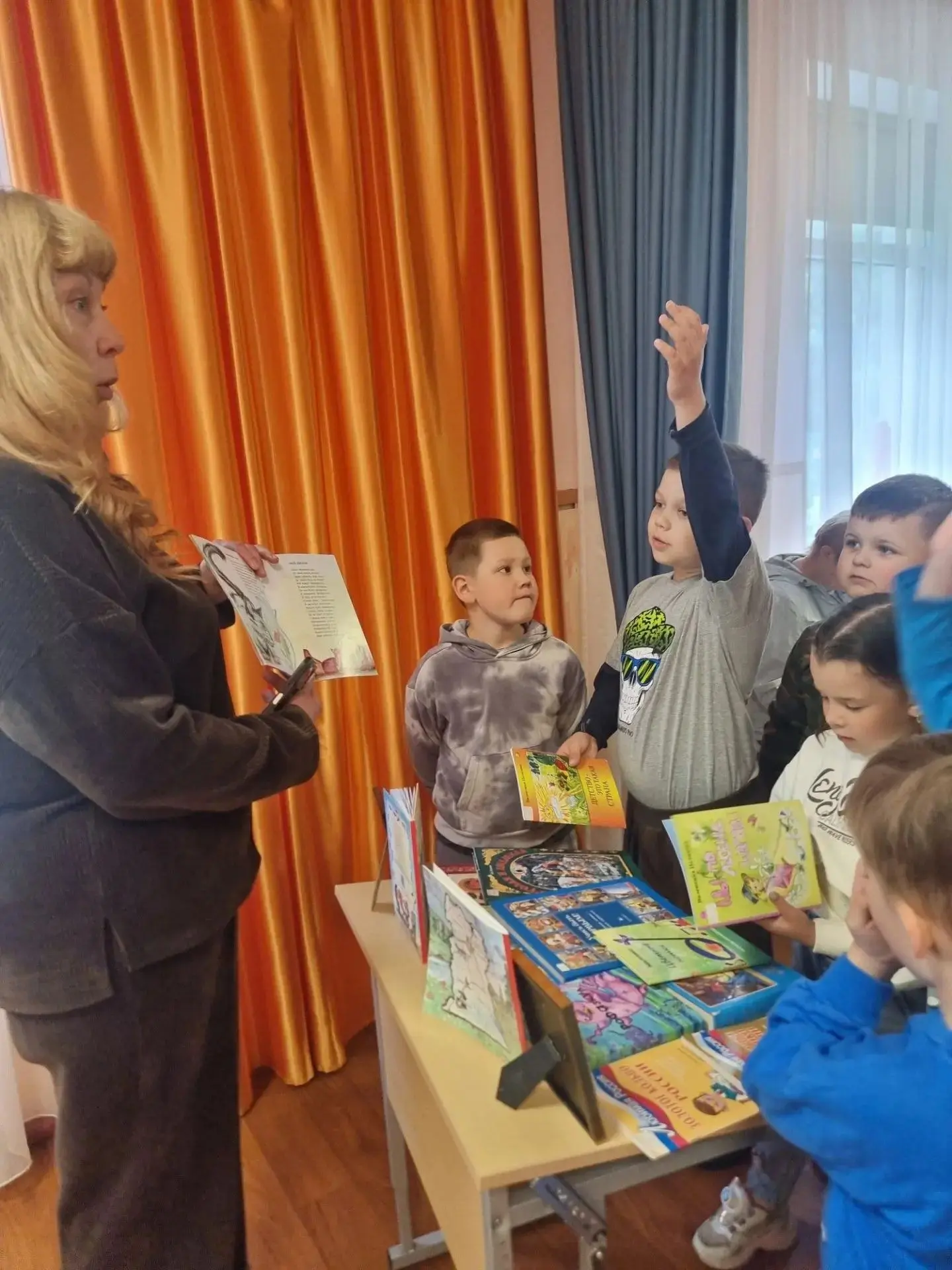 Сегодня в гости в «Летний калейдоскоп» приходила библиотекарь О.Н. Чернышкова! 📚✨
Это был не просто