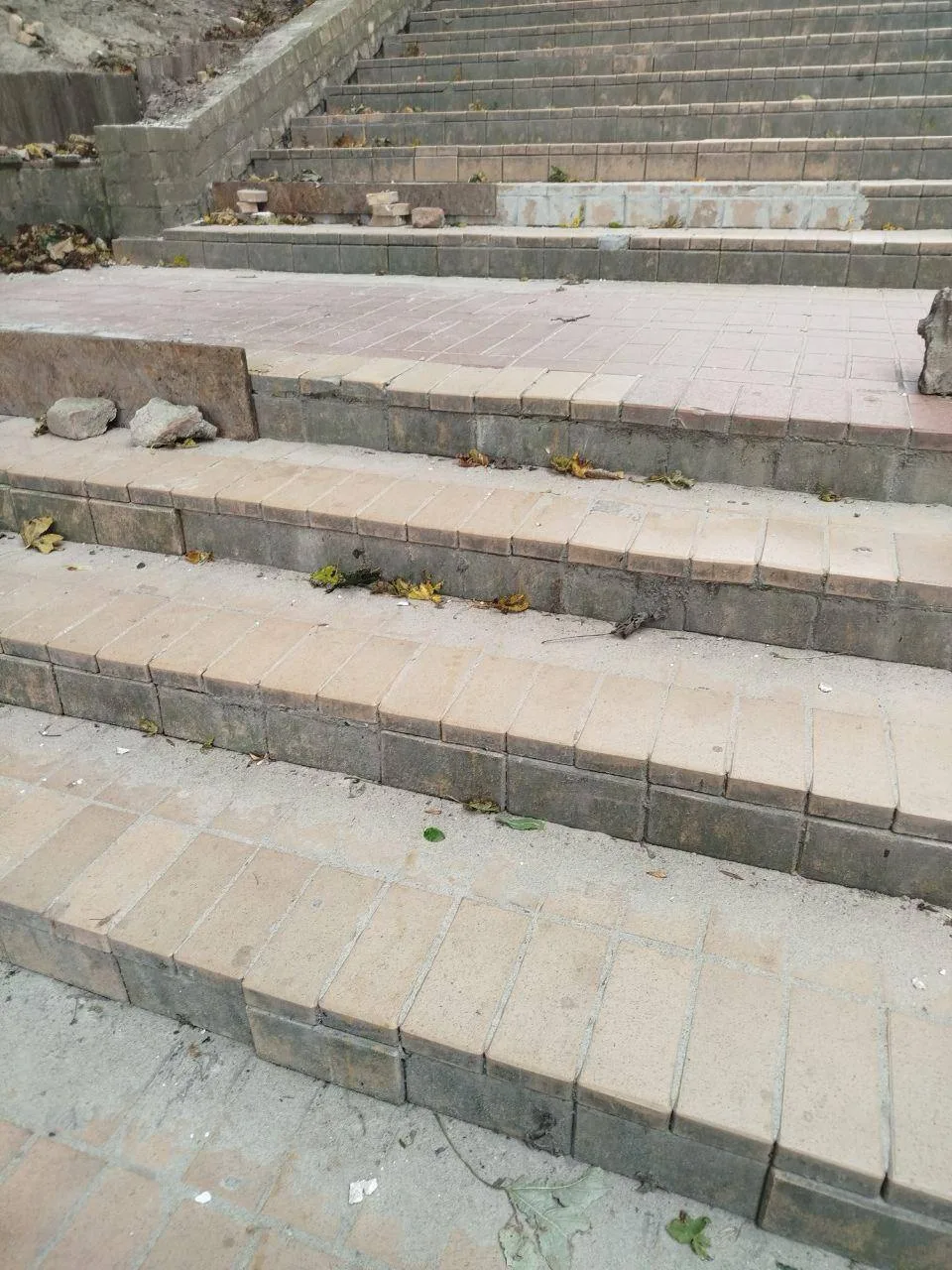 В Пионерском центральный спуск к морю укрепят и облицуют гранитом.