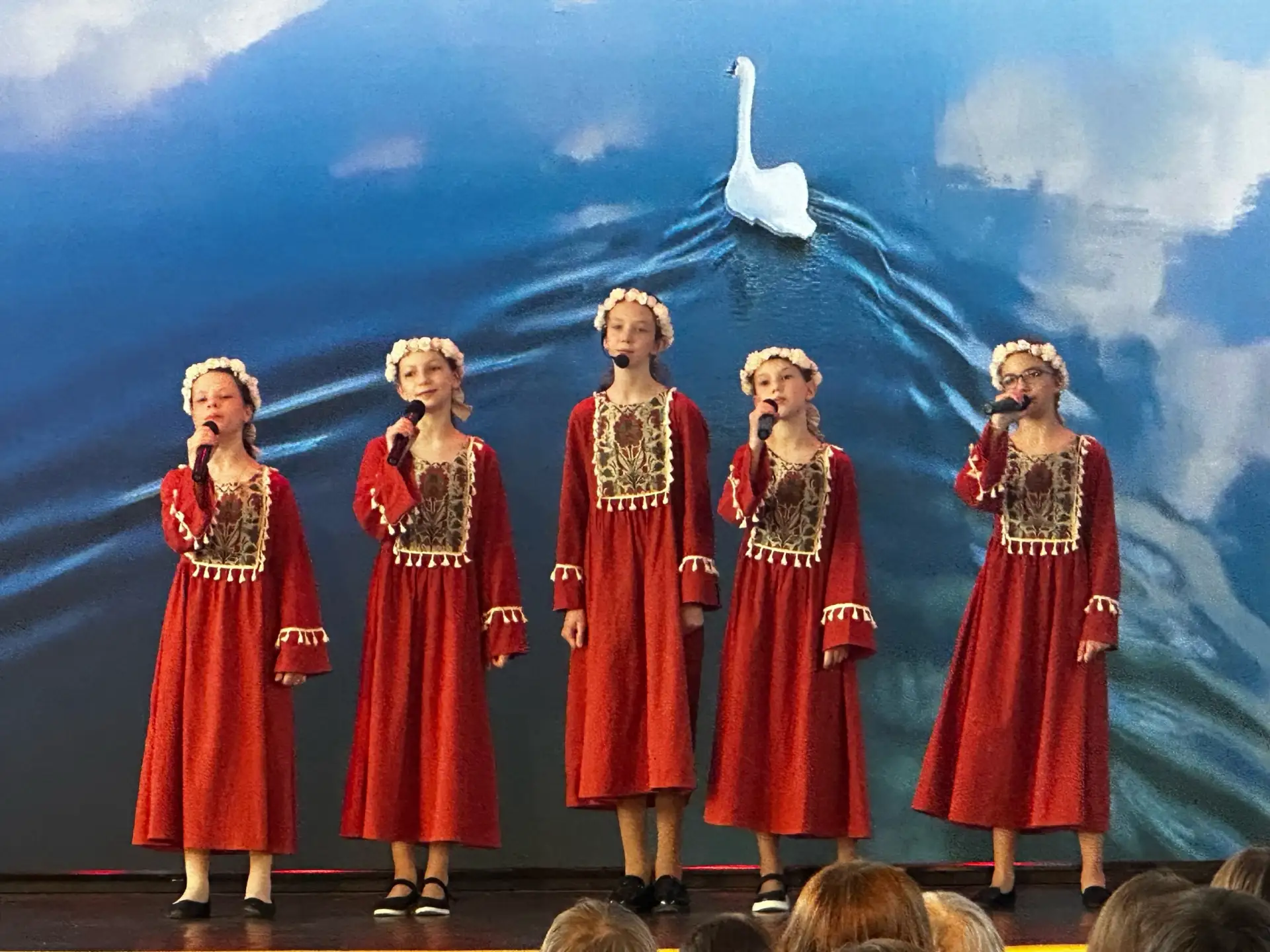 🇷🇺 ТИШИНА, КОТОРУЮ НЕ НАРУШИЛИ  Пятые, шестые, седьмые. Возраст, когда война уже не кажется далёкой 