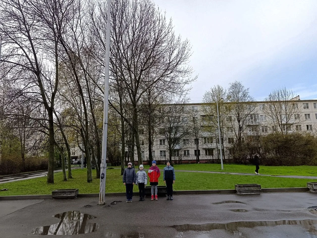 #Школа345 💫27 апреля 2026 года  💫ПОНЕДЕЛЬНИК    Утро началось с торжественной церемонии поднятия Гос