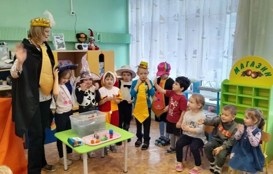 В дошкольных группах прошел тематический день "опытов и экспериментов", посвященный Дню российской н