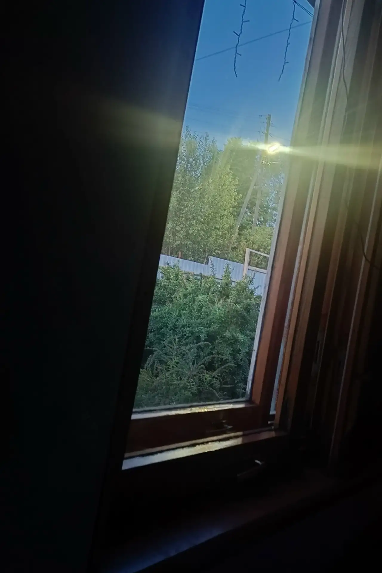 Для чего, или зачем, включены уличные фонари?? Белые ночи!