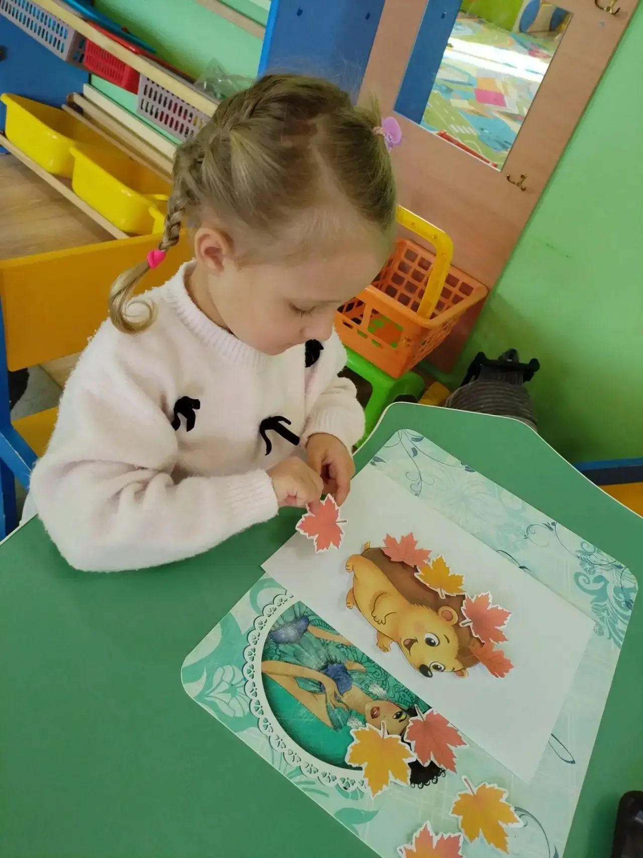 📍Сегодня наши ребята погрузились в осеннюю сказку и создали своих очаровательных ёжико...