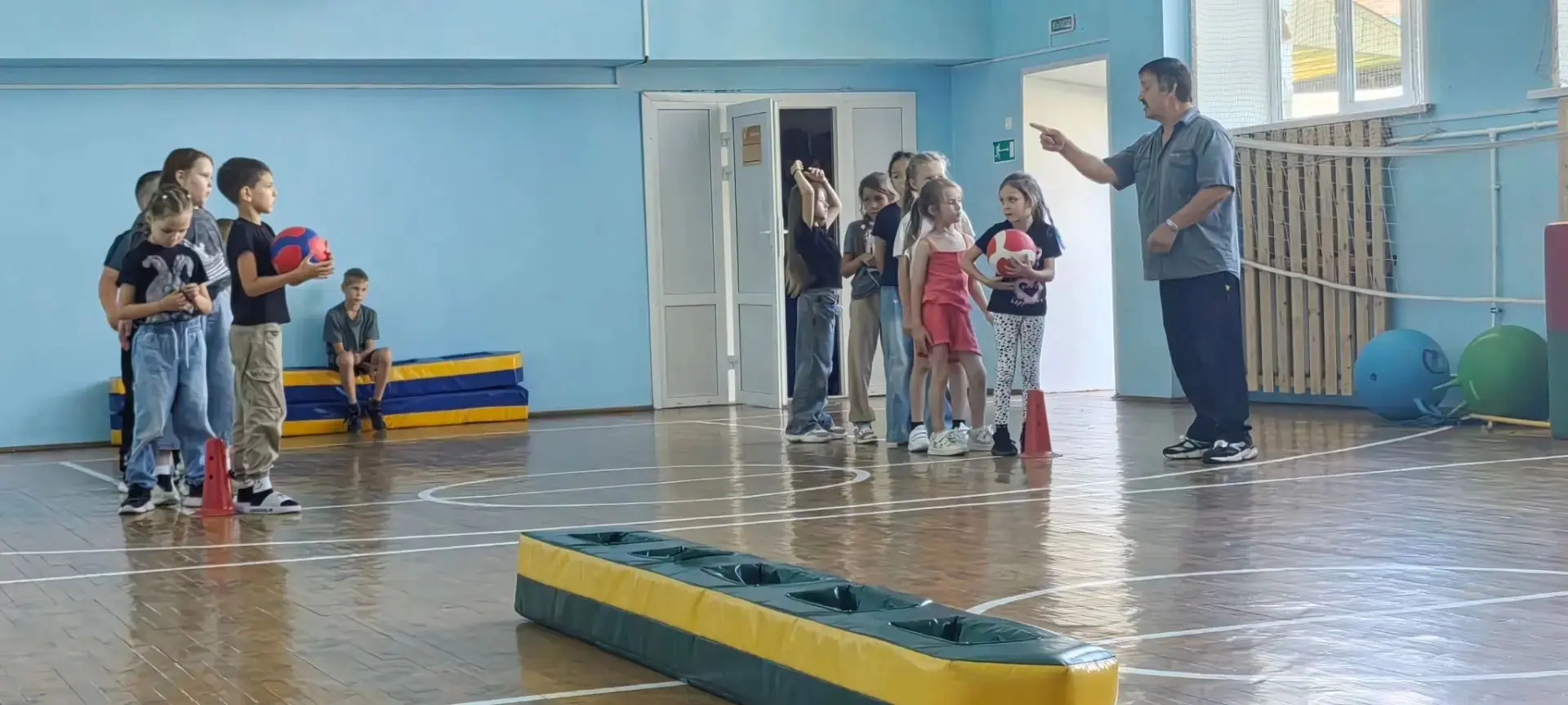 Сегодня лагерь причалил в порту «Башкирский стан». Утренняя зарядка прошла энергично и ...