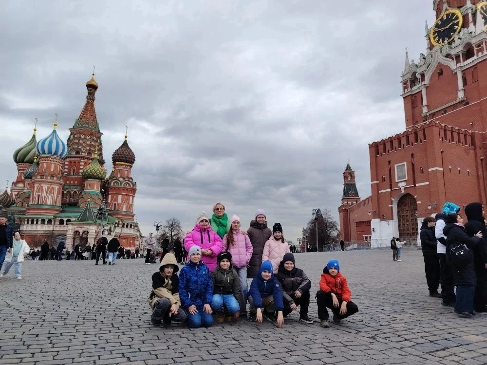 7г и 3г классы отметили начало каникул посещением Москвы. В Третьяковской галерее ребята не просто п