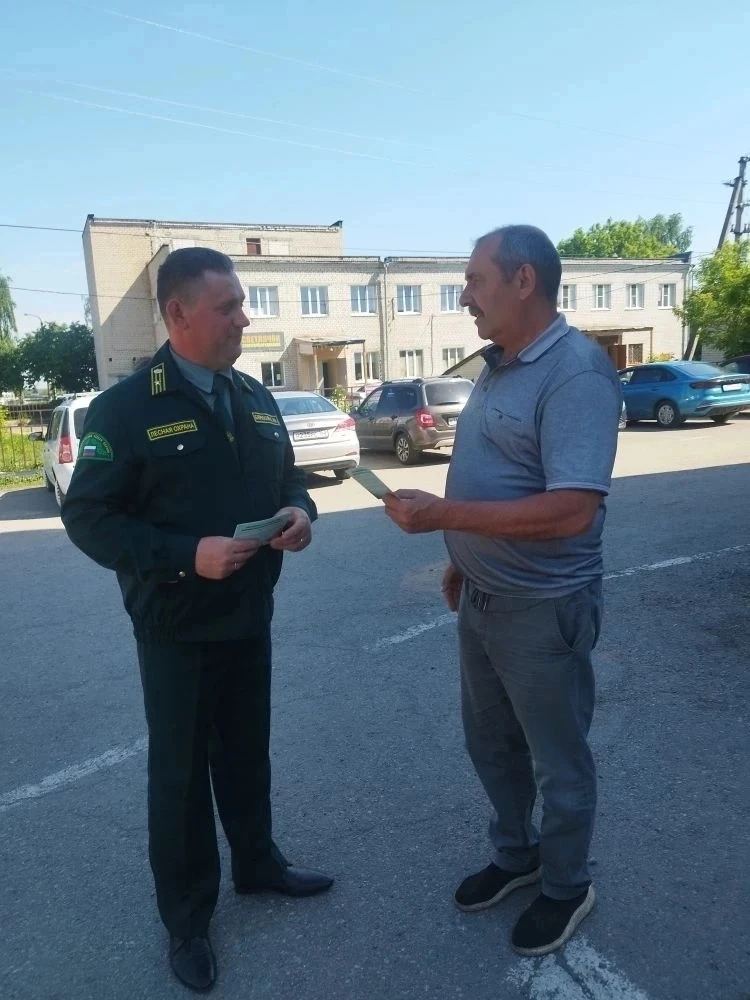 Бутурлинское межрайонное лесничество ведёт работу по противопожарной пропаганде среди населения

🔥 
