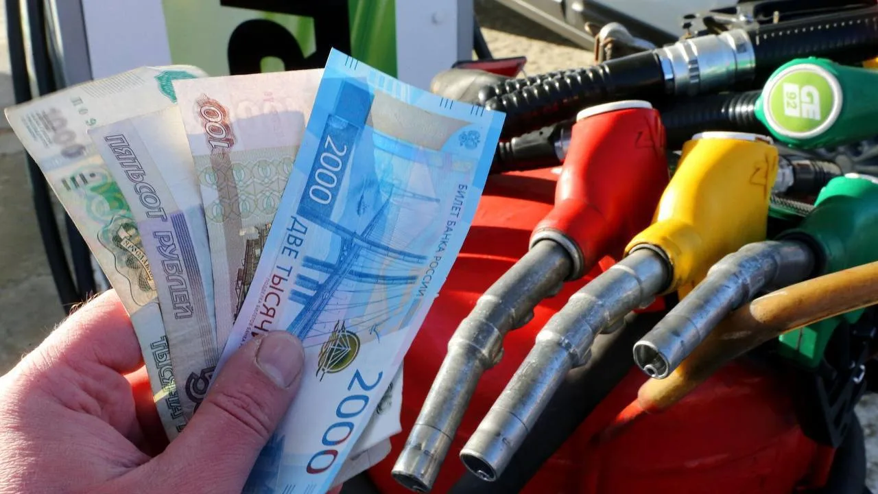 ❗️Фейк о продаже бензина по категориям опровергли в Калининградской области

В интернете распростран
