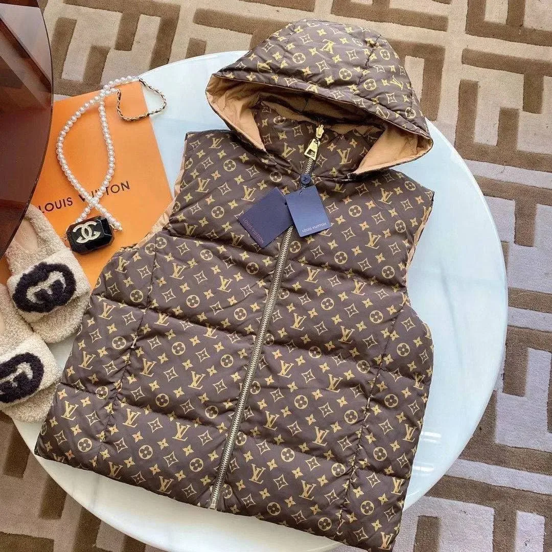 Питерская химчистка попала почти на миллион рублей после стирки жилета Louis Vuitton

Женщина отдала