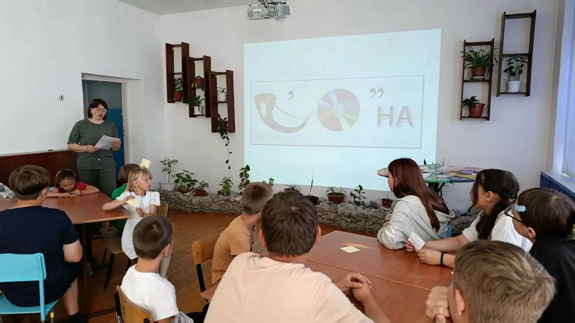 День истории в нашем лагере! 
Мы окунулись в прошлое, но сделали это весело и с азартом. Главным соб