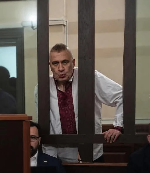 🇬🇪 Саакашвили сменил имидж. Кажется, он готовился не к заседанию суда, а к съемкам ремейка "Тараса Б