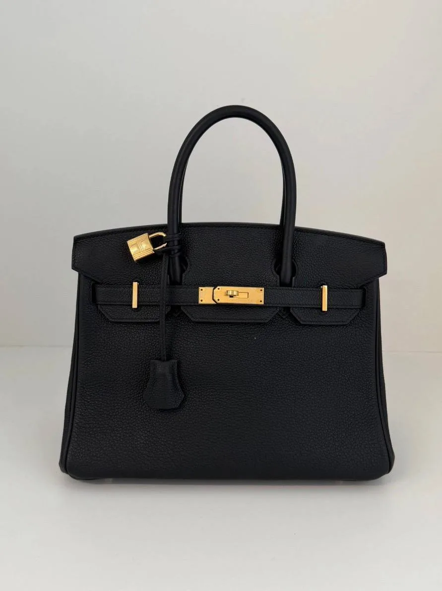 Hermes Birkin 30 🖤

Бренд: Hermes
Комплект: Полный 
Состояние: отличное, без следов носки 

Стоимос