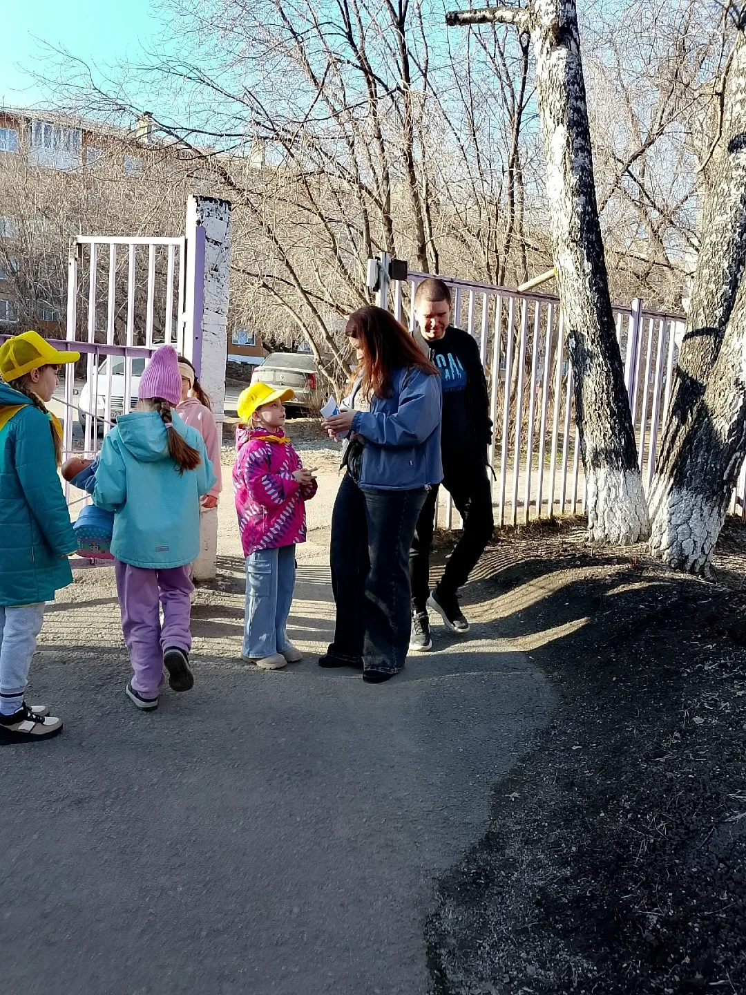 В рамках профилактической акции "Весенние каникулы" дети из отряда ЮИД (подготовительная группа) про
