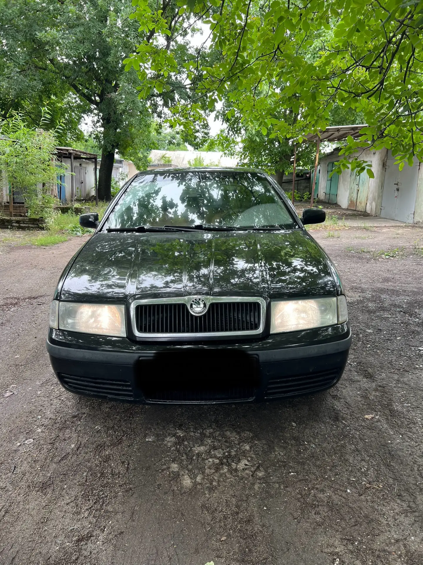 Продам Skoda Octavia tour
 автомобиль в идеальном состоянии
Вложения не требуется абсолютно  Гаражны