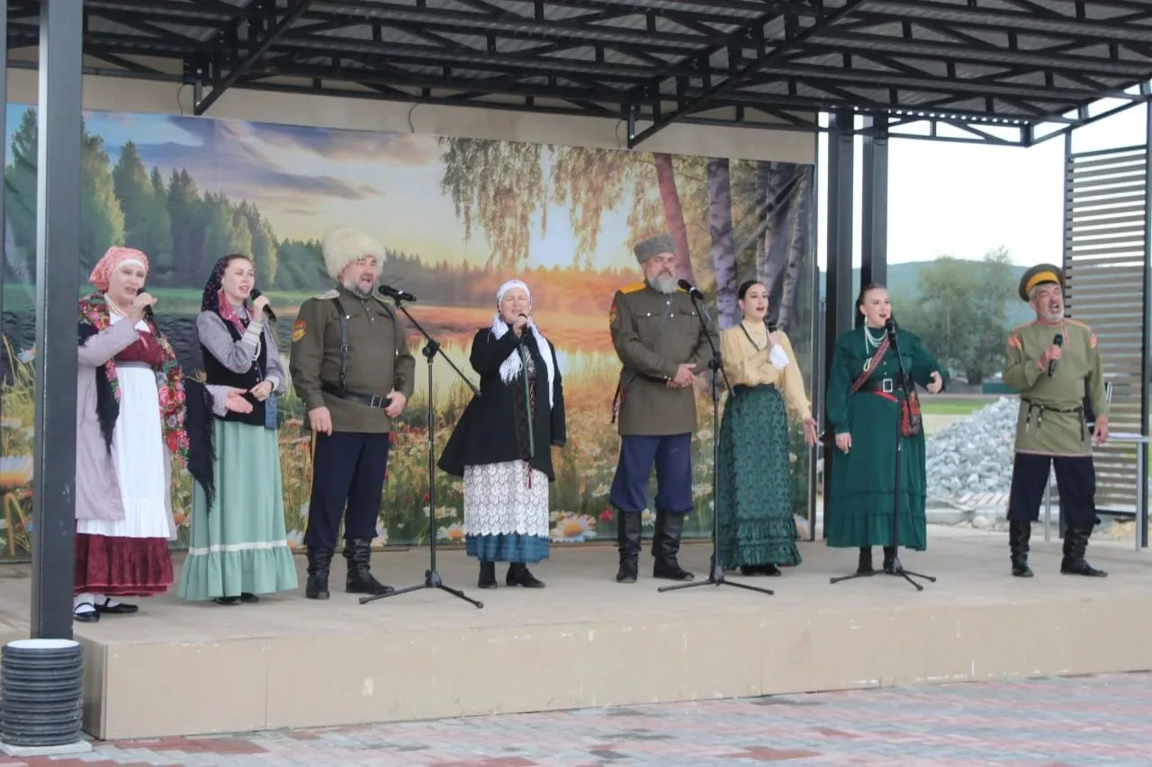 🎉 Фольклорный ансамбль «Читинская слобода» — на сцене большого праздника! 🎉