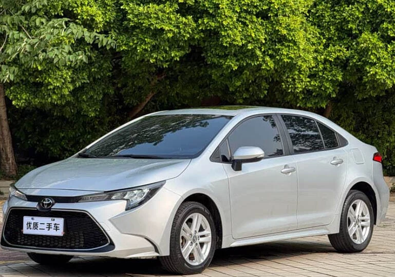 🔥 Toyota Corolla — легендарная японская надежность в стильном и комфортном исполнении. 🇯🇵

• Об