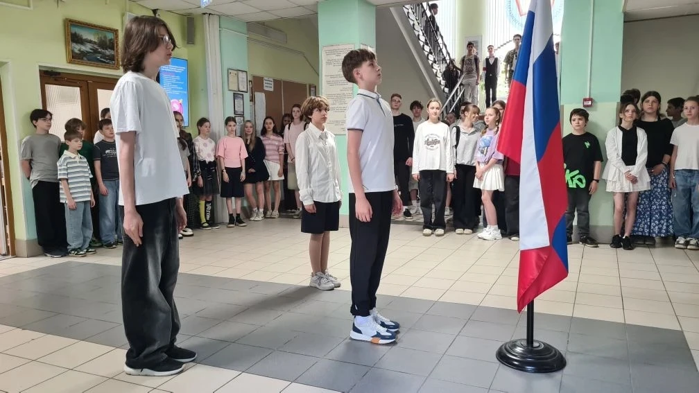 Утро понедельника началось с торжественного подъёма 🇷🇺флага России, и сегодня этой че...