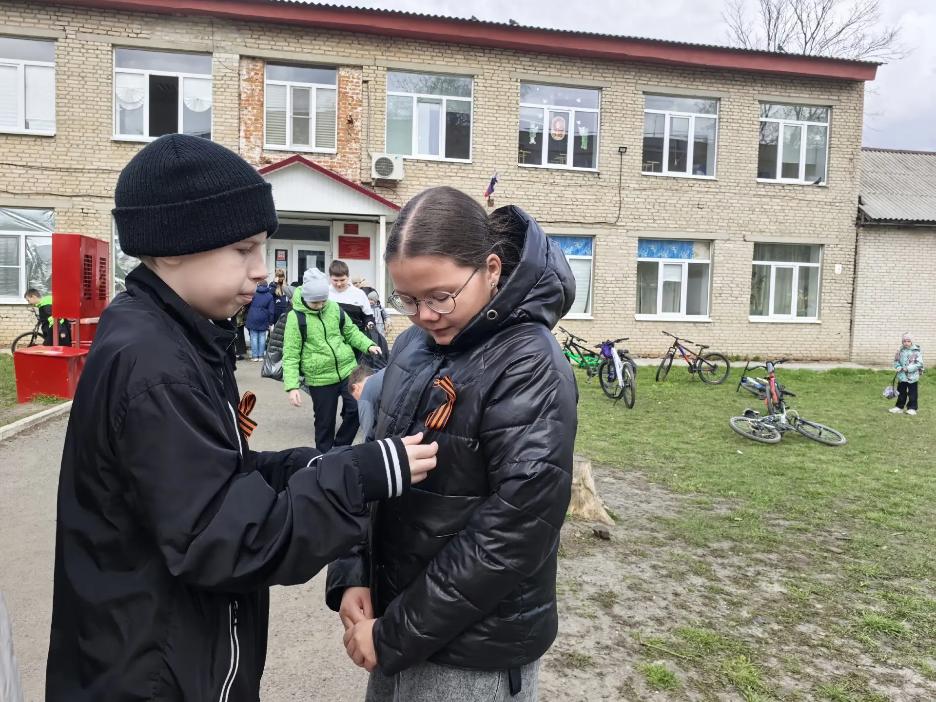 🌟 В преддверии 9 Мая в нашей школе стартовала акция «Георгиевская ленточка»!  Георгиевская ленточка 