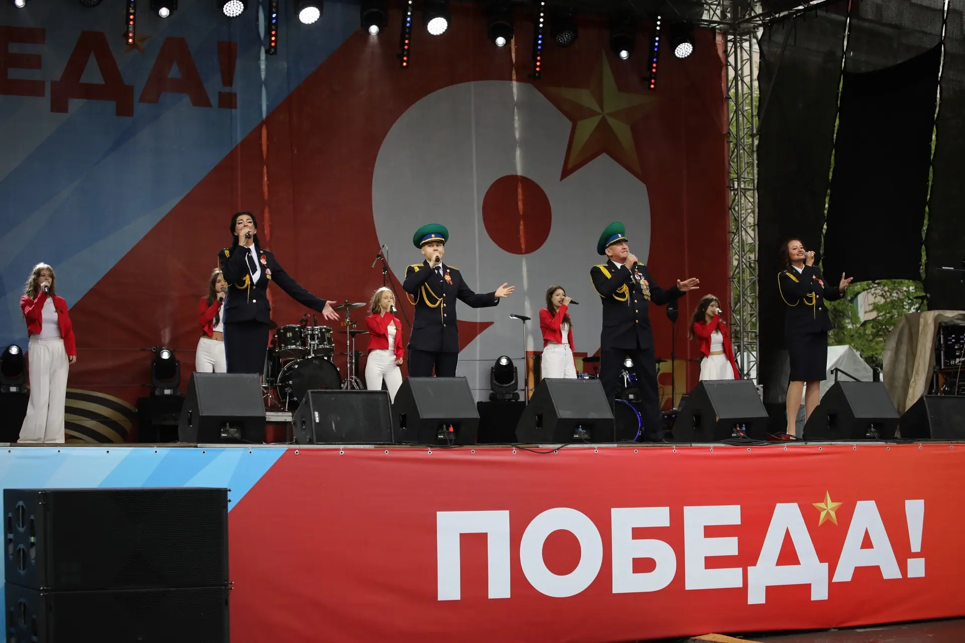 Отличным продолжением праздничного концерта стало выступление участника специальной военной операции