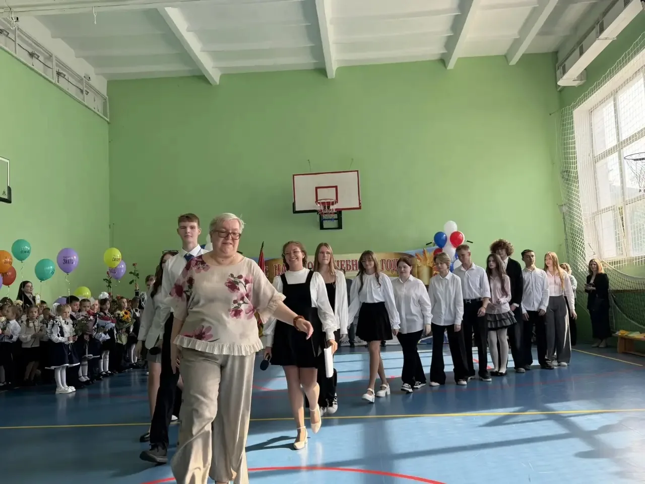 Сегодня  в нашей школе состоялась торжественная линейка, посвящённая началу нового учеб...