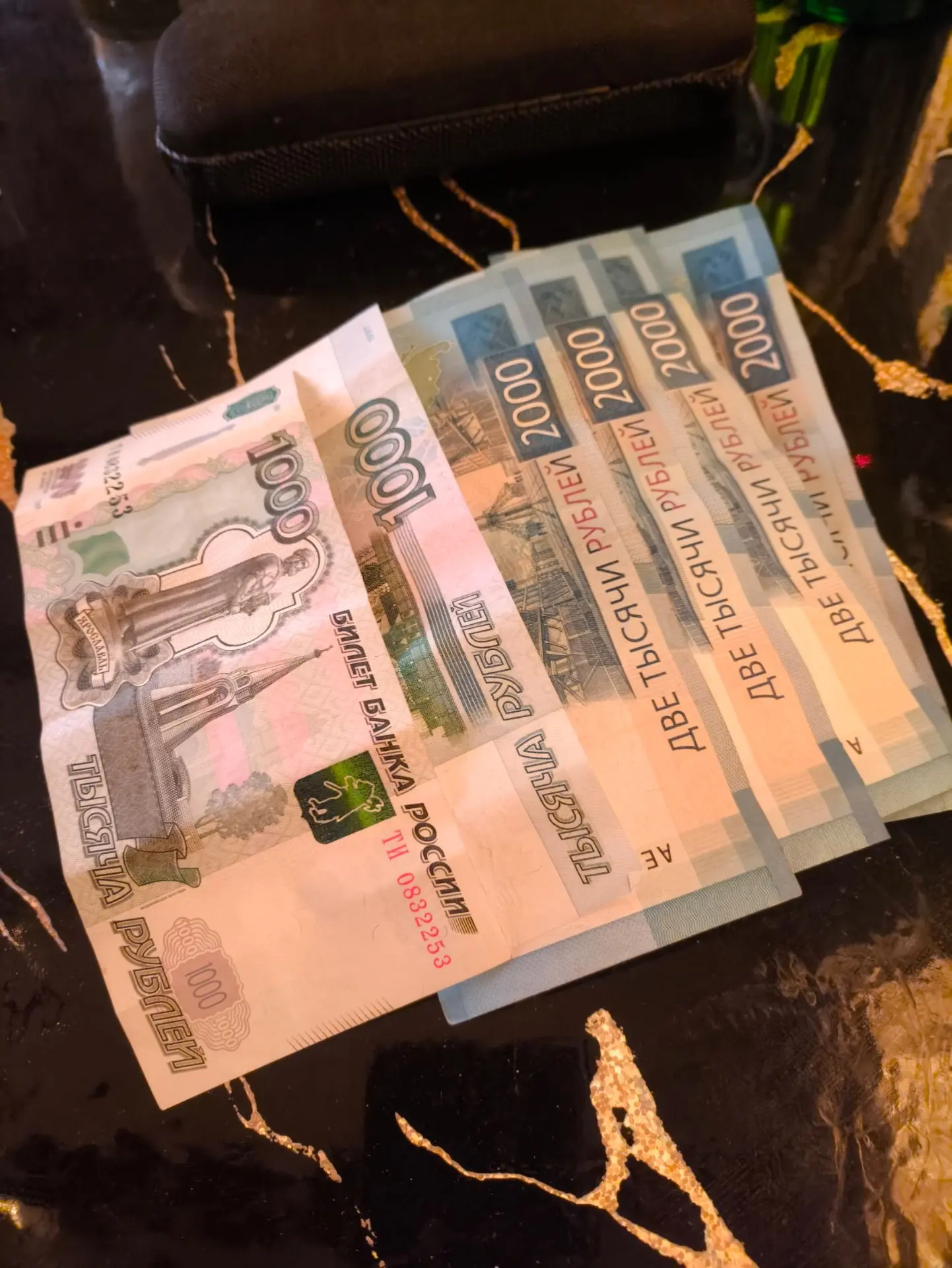 Муж моей тёти передал мне вчера