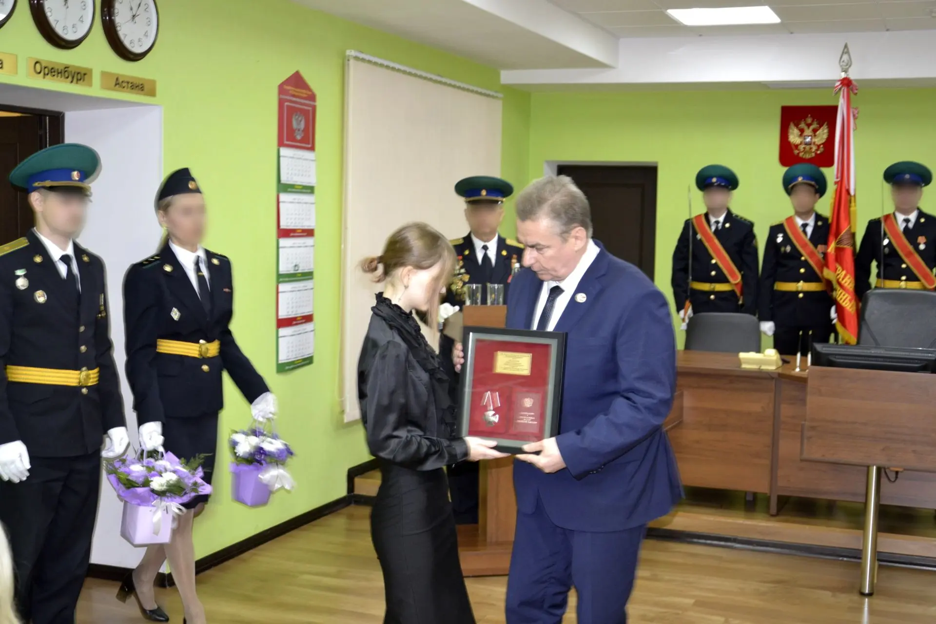 ДОЧЕРИ ПОГИБШЕГО ПОГРАНИЧНИКА ПЕРЕДАНА НАГРАДА ОТЦА