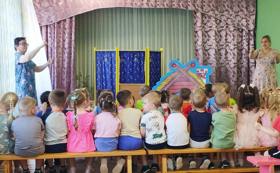 Сказки любят все на свете, любят взрослые и дети. В сказках учат доброте, ласке, дружбе...