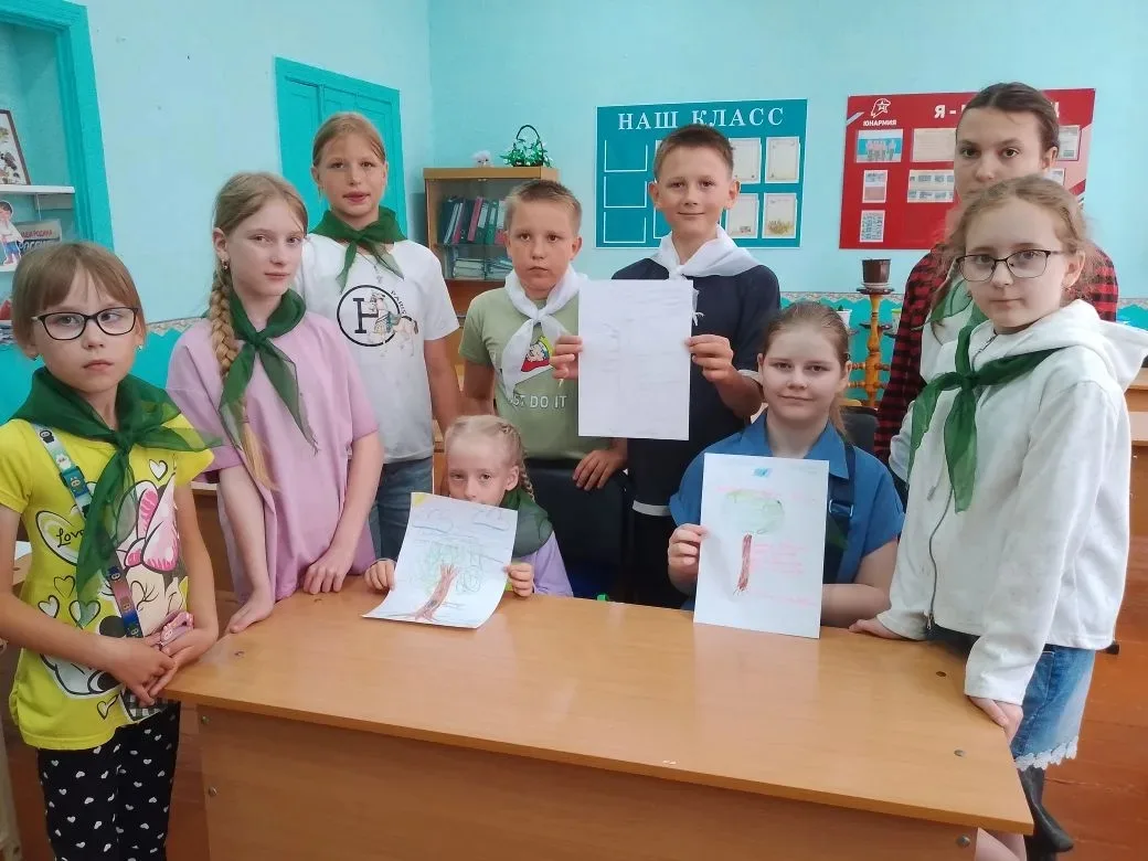 В рамках летней оздоровительной компании, под руководством советника директора по воспитанию и коман
