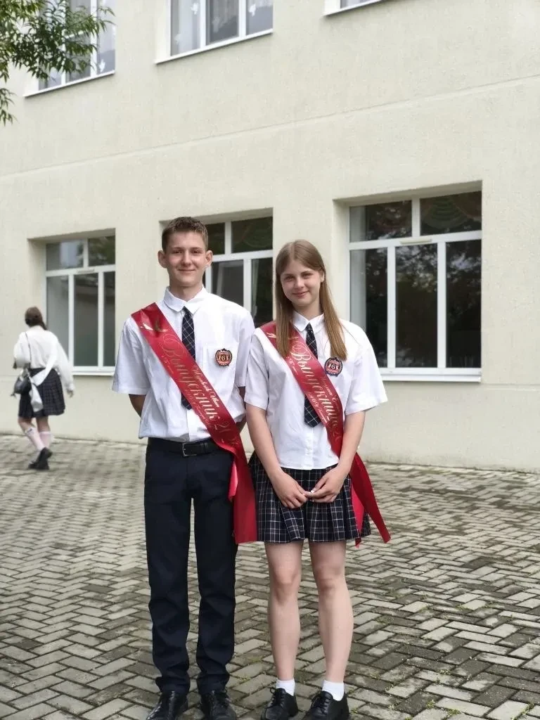 Последняя на сегодня подборка фотографий наших самых спортивных выпускников 🎓🏊‍♂️🏇🎯...