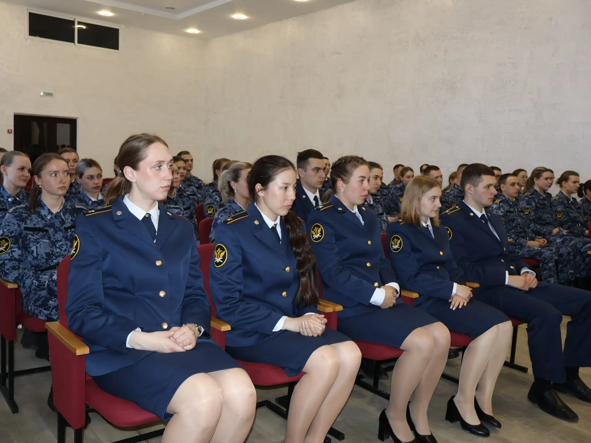 Начальник Университета ФСИН России Александр Вотинов в ходе рабочей поездки в Псков встретился с кур